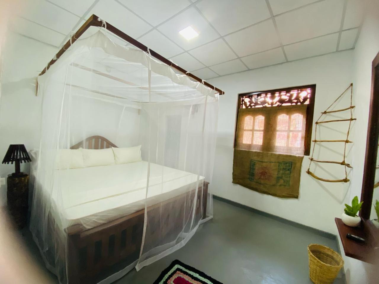 Hotel Art House Hiriketiya à Dikwella Extérieur photo