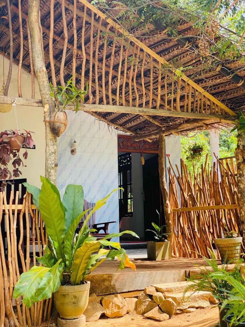Hotel Art House Hiriketiya à Dikwella Extérieur photo